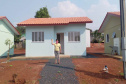 esta sexta feira (2), onze famílias que vivem na cidade de Mangueirinha, no Sudoeste do Paraná, receberam as chaves da casa própria. As moradias estão localizadas no bairro Nova Esperança, em um empreendimento que recebeu um investimento de R$ 644 mil reais por meio do programa Nossa Gente Paraná, do Governo do Estado. (Foto: Eduardo Cioatto / Cohapar)