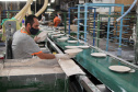 Porcelanas Germer. Criada em 1978, a fábrica emprega cerca de 500 pessoas e produz em média um milhão de peças por mês.Feito no Paraná. Foto: Ari Dias/AEN.