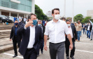 O governador Carlos Massa Ratinho Junior entregou nesta quarta-feira (7) mais 14 caminhões-pipa para municípios do Interior e do Litoral do Paraná. Eles são parte de um pacote de investimentos em 100 unidades desse mesmo modelo. O aporte total é de aproximadamente R$ 21,3 milhões, feito pela Secretaria do  Desenvolvimento Sustentável e do Turismo.