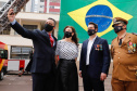 O governador Carlos Massa Ratinho Junior participou nesta quinta-feira (8) da comemoração dos 108 anos do Corpo de Bombeiros do Paraná. Na cerimônia, realizada no Quartel do Comando-Geral, em Curitiba, ele entregou à corporação 15 novas viaturas, incluindo quatro caminhões autobomba tanque. O investimento nos veículos foi de cerca de R$ 4,5 milhões.
