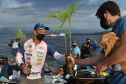 O Projeto Rio Vivo da Secretaria de Desenvolvimento Sustentável e do Turismo (Sedest) foi retomado no sábado (24), em Guaratuba, com o Festival Sul Brasileiro de Pesca. A iniciativa busca a preservação das bacias hidrográficas do Estado com o repovoamento de espécies de peixes nativos e o estímulo do turismo de atividades aquáticas.
Foto; Daniele Iachecen