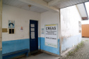 A famosa brincadeira do antes e depois da transformação que anima programas de auditório pelo País serve para ilustrar bem a situação do Centro de Referência Especializado de Assistência Social (Creas) de Pontal Paraná, no Litoral. A estrutura provisória, acanhada, que funciona nos fundos de uma unidade da secretaria municipal da Saúde, vai dar lugar a um complexo novo, com 206 metros quadrados, projetado para receber todas as atividades desenvolvidas pelo órgão no balneário de Ipanema.