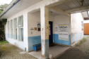 A famosa brincadeira do antes e depois da transformação que anima programas de auditório pelo País serve para ilustrar bem a situação do Centro de Referência Especializado de Assistência Social (Creas) de Pontal Paraná, no Litoral. A estrutura provisória, acanhada, que funciona nos fundos de uma unidade da secretaria municipal da Saúde, vai dar lugar a um complexo novo, com 206 metros quadrados, projetado para receber todas as atividades desenvolvidas pelo órgão no balneário de Ipanema.