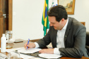 O Paraná vai ampliar as movimentações de granéis sólidos (fertilizantes nitrogenados, fosfatados e potássio) por meio do Porto de Antonina. O governador Carlos Massa Ratinho Junior assinou nesta terça-feira (27), no Palácio Iguaçu, protocolo de intenções com a Interbulk S.A, que prevê a adesão da empresa ao programa de benefícios fiscais do Estado. O investimento privado será de R$ 159,09 milhões.