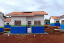 Vinte famílias que viviam em situação precária no em Boa Vista da Aparecida, município da região Oeste do Paraná, receberam as chaves da casa própria. A entrega das moradias, nesta terça-feira (27), contou com a participação de representantes do Governo do Estado, prefeitura e da Itaipu Binacional, que foram parceiros na viabilização do projeto que somou cerca de R$ 1,3 milhão de investimentos. Foto: Cohapar