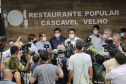 Na inauguração do Restaurante Popular Tiago de Amorim Novaes, nesta quinta-feira (29), o governador Carlos Massa Ratinho Junior destacou que o Estado tem como meta disponibilizar alimentação adequada e balanceada às populações vulneráveis, auxiliando no combate à insegurança alimentar, e que esse novo espaço será fundamental para auxiliar os cascavelenses mais humildes no pós-pandemia.