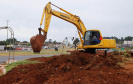 O governador Carlos Massa Ratinho Junior vistoriou nesta quinta-feira (29) as obras de modernização do Trevo Cataratas, em Cascavel, no Oeste do Estado. As máquinas começaram a operar nesta semana em uma das vias marginais, no sentido Corbélia, na primeira etapa da modernização do entroncamento rodoviário.