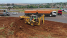 O governador Carlos Massa Ratinho Junior vistoriou nesta quinta-feira (29) as obras de modernização do Trevo Cataratas, em Cascavel, no Oeste do Estado. As máquinas começaram a operar nesta semana em uma das vias marginais, no sentido Corbélia, na primeira etapa da modernização do entroncamento rodoviário.