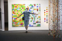 Neste sábado, dia 31/10, o Museu Oscar Niemeyer (MON) inaugura mais duas novas exposições: “A Violência sob a Delicadeza”, da artista visual Vera Martins, e “Gente no MON”, do fotógrafo Dico Kremer: 
