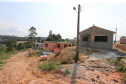 Construção das 157 casas na Vila Zezo em Imbituva,  o local passará por ação completa de regularização fundiária, com demarcação dos lotes individualizados e entrega de títulos de propriedade aos moradores. Também serão feitas obras de infraestrutura complementar para urbanização completa da região.13/10/2020 - Foto: Geraldo Bubniak/AEN