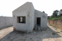 Construção das 157 casas na Vila Zezo em Imbituva,  o local passará por ação completa de regularização fundiária, com demarcação dos lotes individualizados e entrega de títulos de propriedade aos moradores. Também serão feitas obras de infraestrutura complementar para urbanização completa da região.13/10/2020 - Foto: Geraldo Bubniak/AEN