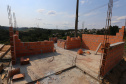 Construção das 157 casas na Vila Zezo em Imbituva,  o local passará por ação completa de regularização fundiária, com demarcação dos lotes individualizados e entrega de títulos de propriedade aos moradores. Também serão feitas obras de infraestrutura complementar para urbanização completa da região.13/10/2020 - Foto: Geraldo Bubniak/AEN