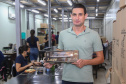 FEITO NO PARANA - Lizze equipamentos , empresa de comercialização de produtos para salão. Produtos profissionais como secadores, pranchas e máquinas de corte. Sidimar Rocha dos Santos, Sócio Fundador da Lizze e Petlizze Equipamentos.Campo Mourao 08/10/2020 - Foto: Geraldo Bubniak/AEN