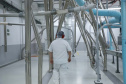Em Ponta Grossa, o moinho Herança Holandesa, do grupo Unium - que reúne as cooperativas Frísia, Castrolanda e Capal - foi pensado para produzir farinhas especiais para linhas industriais do mercado B2B, como é conhecida a produção para outras marcas.
No entanto, em 2017, a empresa investiu em tecnologia, ampliou seu mix e iniciou a produção de farinhas para uso doméstico.