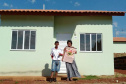 Quarenta famílias de Marmeleiro, município na região Sudoeste do Paraná, realizaram nesta quarta-feira (25) o sonho da casa própria. Elas foram beneficiadas por um projeto habitacional do Governo do Estado, feito em parceria com a prefeitura, com investimentos de aproximadamente R$ 2,6 milhões. Foto: Cohapar