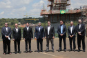 A Ponte da Integração Brasil – Paraguai atingiu quase 45% de execução em novembro, 1 ano e 3 meses após o início da construção nas margens do Rio Paraná. A marca foi celebrada com uma visita dos presidentes Jair Bolsonaro e Mario Abdo Benítez às obras nesta terça-feira (1º). O governador Carlos Massa Ratinho Junior, um dos responsáveis pela articulação com a Itaipu Binacional para tirar o projeto do papel, também acompanhou o evento.