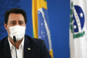 O governador Carlos Massa Ratinho Junior destacou nesta sexta-feira (11) que o Paraná está preparado para a campanha de vacinação contra o novo coronavírus assim que as vacinas forem aprovadas pelos órgãos reguladores. Ele também disse que a imunização respeitará o calendário nacional, que o Estado continua conversando com laboratórios e que tem R$ 200 milhões disponíveis para eventual aquisição, se necessário.Foto: Jonathan Campos/AEN