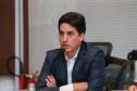 O governador Carlos Massa Ratinho Junior participa  nesta segunda-feira (14)  de videoconferencia com secretarios e empresarios  sobre o Plano Estadual de Retomada e Desenvolvimento Economico, no Palacio Iguacu. Na foto, secretário de Estado do Planejamento e Projetos Estruturantes, Valdemar Bernardo Jorge Curitiba, 14/11/2020. Foto: Geraldo Bubniak/AEN