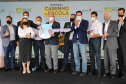 O governador Carlos Massa Ratinho Junior realiza nesta terca-feira (15), a entrega 45 Ônibus Rural Escolar acompanhado do ministro da Educação, Milton Ribeiro e do secretario de Educacao Renato Feder. Curitiba, 15/11/2020. Foto: Geraldo Bubniak/AEN