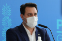 O governador Carlos Massa Ratinho Junior participa  nesta terca-feira (15), de coletiva de imprensa   para esclarecer dúvidas sobre o retorno presencial das aulas na Rede Pública de Ensino do Paraná,  acompanhado do ministro da Educação, Milton Ribeiro e do secretario de Educacao Renato Feder. Curitiba, 15/11/2020. Foto: Geraldo Bubniak/AEN