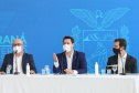 O governador Carlos Massa Ratinho Junior participa  nesta terca-feira (15), de coletiva de imprensa   para esclarecer dúvidas sobre o retorno presencial das aulas na Rede Pública de Ensino do Paraná,  acompanhado do ministro da Educação, Milton Ribeiro e do secretario de Educacao Renato Feder. Curitiba, 15/11/2020. Foto: Geraldo Bubniak/AEN
