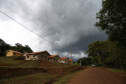 As 20 casas populares do conjunto habitacional erguido no bairro Jardim Planalto em Guaraniaçu, na região Oeste do Estado, serão entregues no começo de 2021. O empreendimento é uma parceria do Governo do Paraná, da Itaipu Binacional e da prefeitura do município e recebeu investimento de R$ 1.035.744,30. Ele se soma a projetos similares que estão em andamento em outros 15 municípios. - 02-12-2020 -  Foto: Jonathan Campos/ AEN