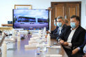 O governador Carlos Massa Ratinho Junior se reuniu nesta quarta-feira (6), no Palácio Iguaçu, com representantes da empresa chinesa BYD (Build Your Dreams), fabricante de veículos elétricos com zero emissão de poluentes. Em dois encontros simultâneos, com a participação dos prefeitos de Curitiba, Rafael Greca, e de Cascavel, Leonaldo Paranhos, foram discutidas soluções de mobilidade para a Região Metropolitana de Curitiba e para a cidade do Oeste paranaense. 