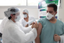 LONDRINA - Dsitribuiçãoo das vacinas contra a Covid-19 . Foto:Gustavo Tacaki