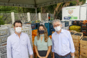 Permissionários atacadistas da Ceasa Curitiba fazem doação 25 toneladas de alimentos para entidades beneficentes de Curitiba e Região Metropolitana, além de famílias atingidas pelas chuvas em Irati, na região Centro-Sul do Estado. - Curitiba, 29/01/2021  - Foto: Gilson Abreu/AEN