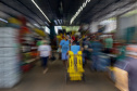Permissionários atacadistas da Ceasa Curitiba fazem doação 25 toneladas de alimentos para entidades beneficentes de Curitiba e Região Metropolitana, além de famílias atingidas pelas chuvas em Irati, na região Centro-Sul do Estado. - Curitiba, 29/01/2021  - Foto: Gilson Abreu/AEN