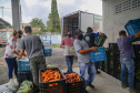 Vítimas da chuva recebem 25 toneladas de alimentos do Ceasa Paraná . IRATI.

Foto: Gilson Abreu/AEN