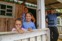 Vítimas da chuva recebem 25 toneladas de alimentos do Ceasa Paraná . IRATI.

Foto: Gilson Abreu/AEN