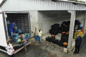 Vítimas da chuva recebem 25 toneladas de alimentos do Ceasa Paraná . IRATI.

Foto: Gilson Abreu/AEN