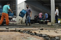 Vítimas da chuva recebem 25 toneladas de alimentos do Ceasa Paraná . IRATI.

Foto: Gilson Abreu/AEN