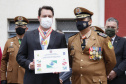 O governador Carlos Massa Ratinho Junior participou nesta sexta-feira (29) da troca do comando-geral do Corpo de Bombeiros do Paraná. Depois de dois anos como comandante, o coronel Samuel Prestes dá lugar ao coronel Gerson Gross, que até então respondia pelo comando da Academia Policial Militar do Guatupê. - Curitiba, 29/01/2021 - Foto: Jonathan Campos/AEN