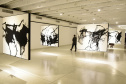 A mostra “O que é Original?”, do artista paranaense Marcelo Conrado, realizada pelo Museu Oscar Niemeyer (MON) em 2019, é finalista do IF Design Award 2021, considerado o prêmio máximo e um dos principais selos de excelência em design do mundo.  -  .Foto: Kraw Penas/SEEC