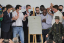 Uma área de maide de 86 mil metros quadrados será referência na formação e no treinamento de atletas no Paraná, desde a base até os de alto rendimento. O presidente Jair Bolsonaro e o governador Carlos Massa Ratinho Junior inauguraram nesta quinta-feira (4) o Centro Nacional de Treinamento de Atletismo (CNTA), um dos mais completos centros de excelência do País em iniciação esportiva, localizado em Cascavel, no Oeste do Estado.