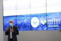 Foz do Iguaçu e Cascavel, no Oeste do Estado, agora têm representações locais da Invest Paraná, agência do promoção e prospecção de novos negócios e investimentos no Estado. A oficialização dessas novas representações foi feita pelo vice-governador Darci Piana nesta quinta-feira (4). Ele assinou termos de cooperação com representantes dos dois municípios.Foto: Camila Tonett