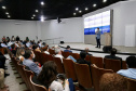 Foz do Iguaçu e Cascavel, no Oeste do Estado, agora têm representações locais da Invest Paraná, agência do promoção e prospecção de novos negócios e investimentos no Estado. A oficialização dessas novas representações foi feita pelo vice-governador Darci Piana nesta quinta-feira (4). Ele assinou termos de cooperação com representantes dos dois municípios.Foto: Camila Tonett