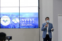 Foz do Iguaçu e Cascavel, no Oeste do Estado, agora têm representações locais da Invest Paraná, agência do promoção e prospecção de novos negócios e investimentos no Estado. A oficialização dessas novas representações foi feita pelo vice-governador Darci Piana nesta quinta-feira (4). Ele assinou termos de cooperação com representantes dos dois municípios.Foto: Camila Tonett