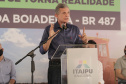 Nesta sexta-feira (5), o governador Carlos Massa Ratinho Junior e o diretor-geral de Itaipu, Joaquim Silva e Luna, estiveram no distrito de Santa Eliza, em Umuarama (Noroeste), para o lançamento da pedra fundamental da obra de revitalização da Estrada da Boiadeira.