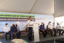 Nesta sexta-feira (5), o governador Carlos Massa Ratinho Junior e o diretor-geral de Itaipu, Joaquim Silva e Luna, estiveram no distrito de Santa Eliza, em Umuarama (Noroeste), para o lançamento da pedra fundamental da obra de revitalização da Estrada da Boiadeira. Foto: Gilson Abreu/AEN