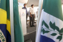 Nesta sexta-feira (5), o governador Carlos Massa Ratinho Junior e o diretor-geral de Itaipu, Joaquim Silva e Luna, estiveram no distrito de Santa Eliza, em Umuarama (Noroeste), para o lançamento da pedra fundamental da obra de revitalização da Estrada da Boiadeira. Foto: Gilson Abreu/AEN