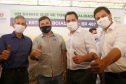 Nesta sexta-feira (5), o governador Carlos Massa Ratinho Junior e o diretor-geral de Itaipu, Joaquim Silva e Luna, estiveram no distrito de Santa Eliza, em Umuarama (Noroeste), para o lançamento da pedra fundamental da obra de revitalização da Estrada da Boiadeira. Foto: Gilson Abreu/AEN
