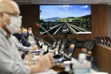 O Grupo de Trabalho do Plano Estadual Ferroviário (GT Ferrovias) realizou, nesta terça-feira (9), a primeira visita técnica ao Porto de Paranaguá. In loco, a comitiva conheceu os projetos que a Portos do Paraná desenvolve para aumentar a participação dessa matriz modal no transporte de carga. A pauta do encontro foi a importância da integração. Imagens: Claudio Neves/Portos do Paraná