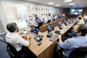 O Grupo de Trabalho do Plano Estadual Ferroviário (GT Ferrovias) realizou, nesta terça-feira (9), a primeira visita técnica ao Porto de Paranaguá. In loco, a comitiva conheceu os projetos que a Portos do Paraná desenvolve para aumentar a participação dessa matriz modal no transporte de carga. A pauta do encontro foi a importância da integração. Imagens: Claudio Neves/Portos do Paraná