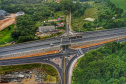 O governador Carlos Massa Ratinho Junior participou nesta quinta-feira (11) da inauguração do viaduto de acesso a Piraí do Sul e ao Santuário Nossa Senhora das Brotas, nos Campos Gerais. Ele está localizado no km 256 da PR-151 e foi construído em apenas dez meses pela concessionária CCR RodoNorte, que administra a ligação entre Ponta Grossa e Jaguariaíva.Foto: Alessandro Vieira/AEN