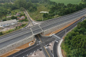 O governador Carlos Massa Ratinho Junior participou nesta quinta-feira (11) da inauguração do viaduto de acesso a Piraí do Sul e ao Santuário Nossa Senhora das Brotas, nos Campos Gerais. Ele está localizado no km 256 da PR-151 e foi construído em apenas dez meses pela concessionária CCR RodoNorte, que administra a ligação entre Ponta Grossa e Jaguariaíva.Foto: Alessandro Vieira/AEN