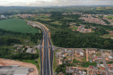 O governador Carlos Massa Ratinho Junior participou nesta quinta-feira (11) da inauguração do viaduto de acesso a Piraí do Sul e ao Santuário Nossa Senhora das Brotas, nos Campos Gerais. Ele está localizado no km 256 da PR-151 e foi construído em apenas dez meses pela concessionária CCR RodoNorte, que administra a ligação entre Ponta Grossa e Jaguariaíva.Foto: Alessandro Vieira/AEN