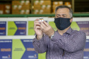 Paraná recebe mais 146,8 mil doses de vacinas contra Covid-19. O novo lote é da CovonaVac, desenvolvida pela Sinovac em parceria com o Instituto Butantan, e faz parte de uma nova remessa de 1,9 milhão de doses encaminhadas pela entidade paulista ao governo federal. Na foto, o secretário de Estado da Saúde, Beto Preto  - Curitiba, 03/02/2021  -  Foto: Gilson Abreu/AEN 